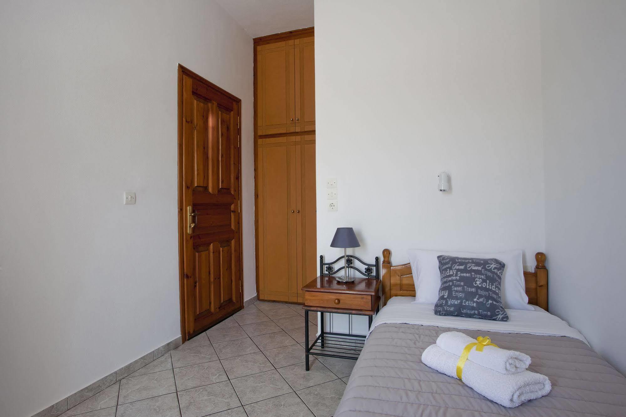 Nemesis Aparthotel Fira  Exterior photo